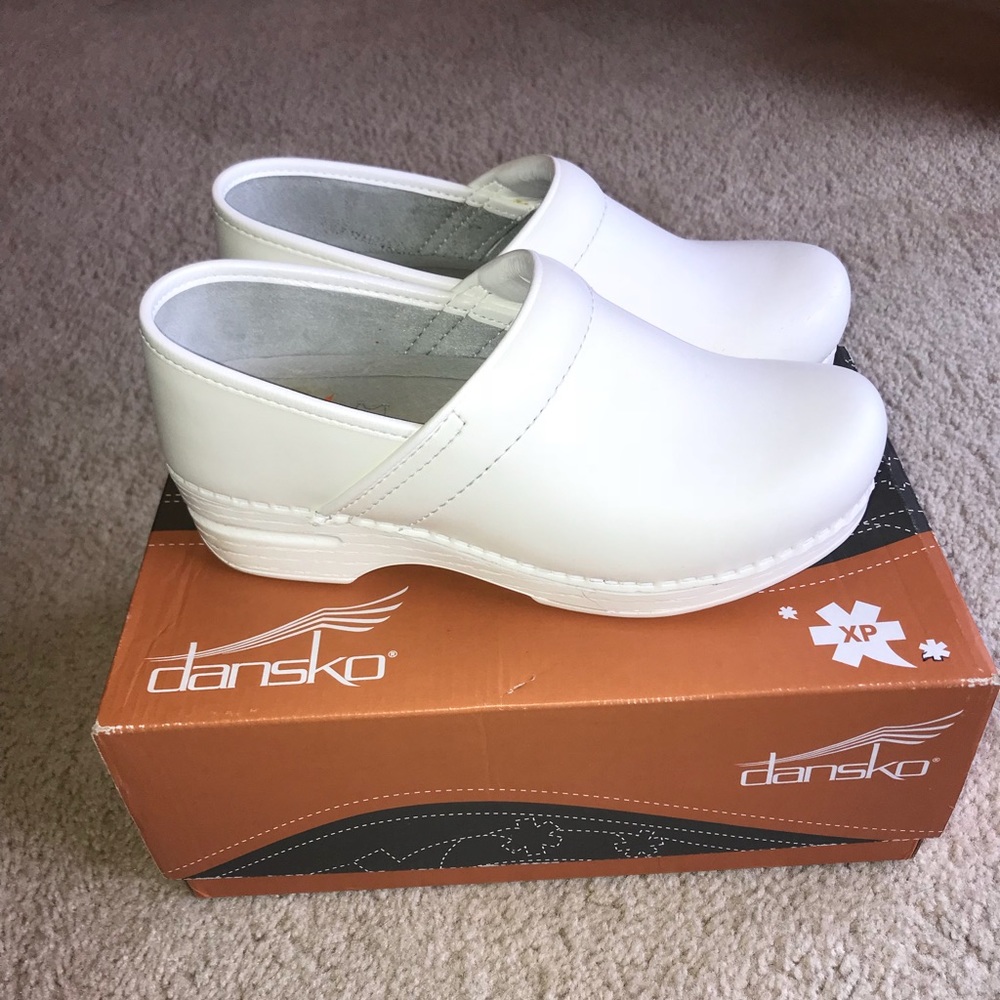 New Dansko XP white clogs size 38